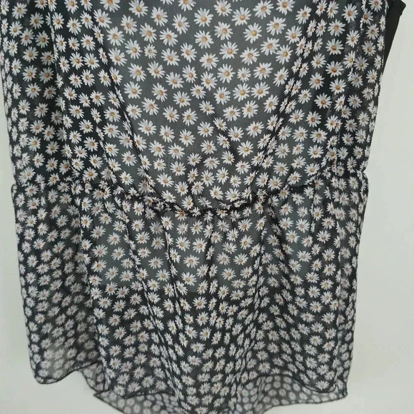 Smart Set Semi-Sheer High-Low Sleeveless  Blouse, M - Picture 3 of 5